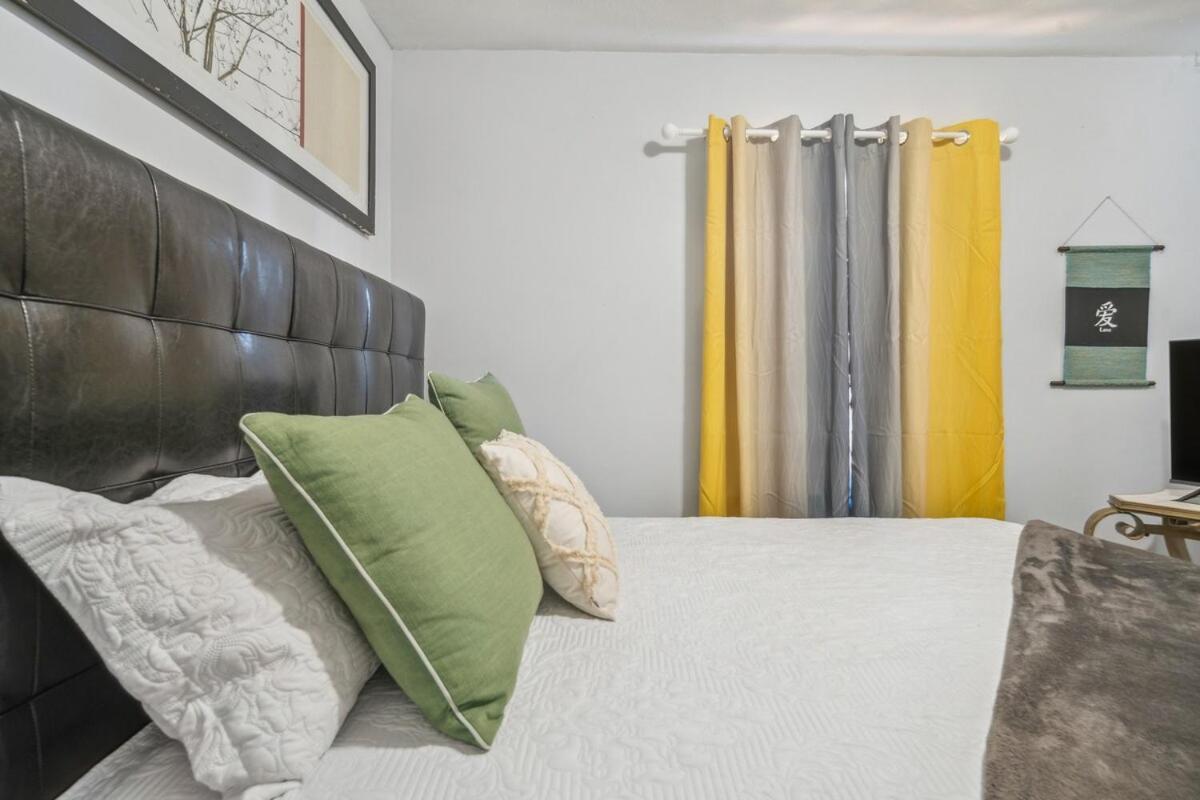 Cozy Two Bedroom One Bath Holiday home