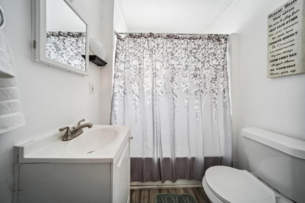 3 Bedroom 1 Bath In * Cleveland