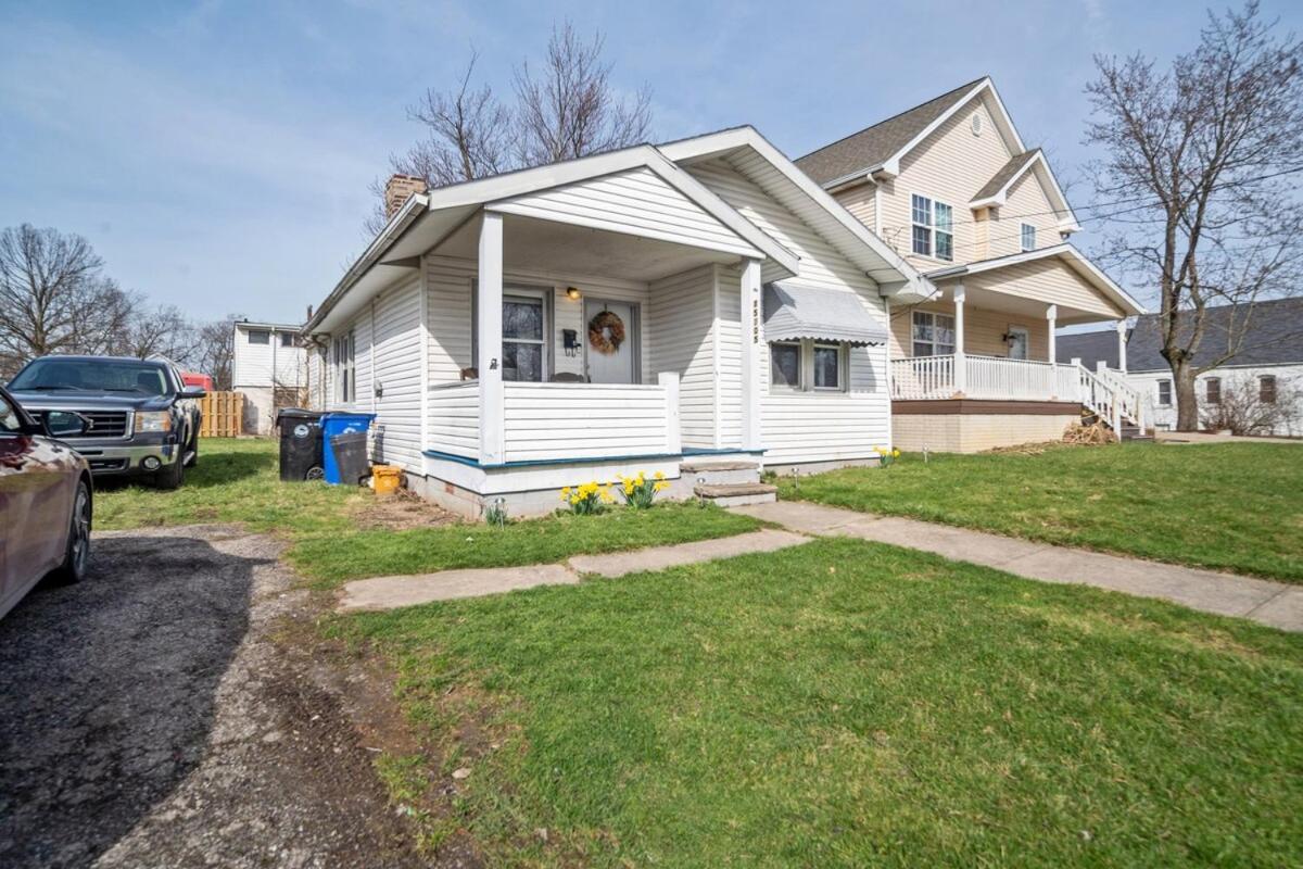 3 Bedroom 1 Bath In Holiday home Cleveland