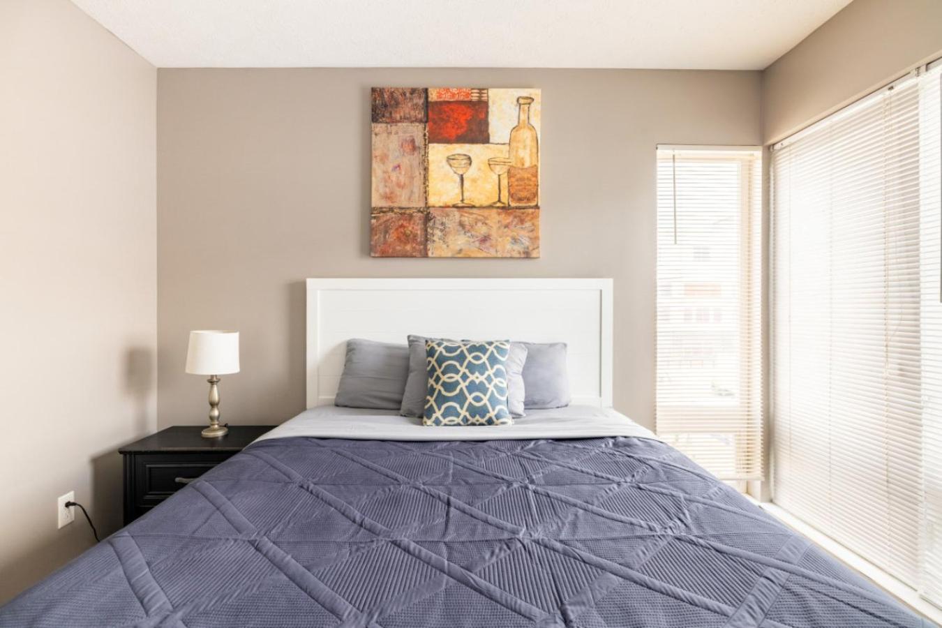 Holiday home Luxury Downtown Townhome Private Garage Unit 3