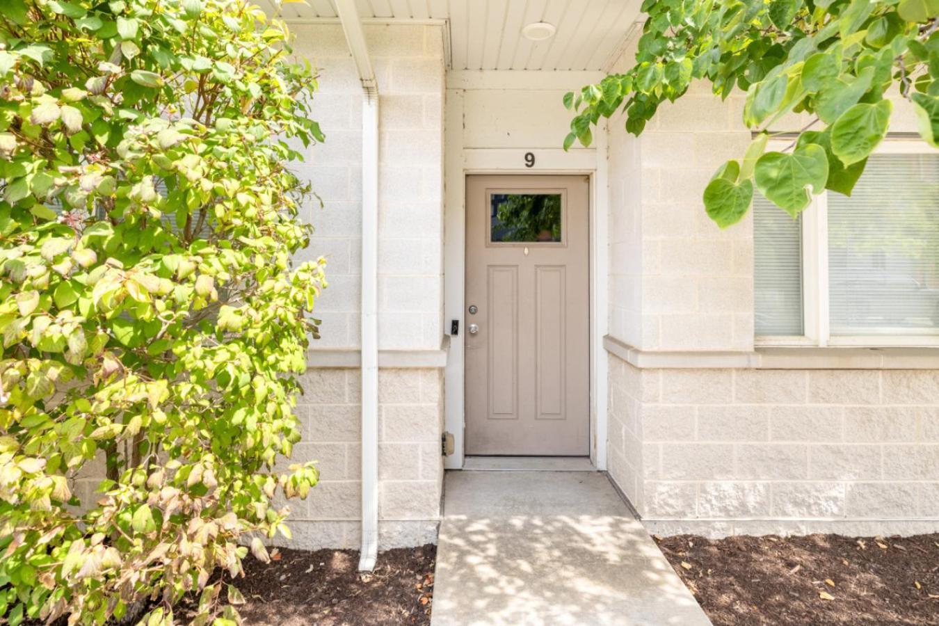 Luxury Downtown Townhome Private Garage Unit 6 Holiday home *