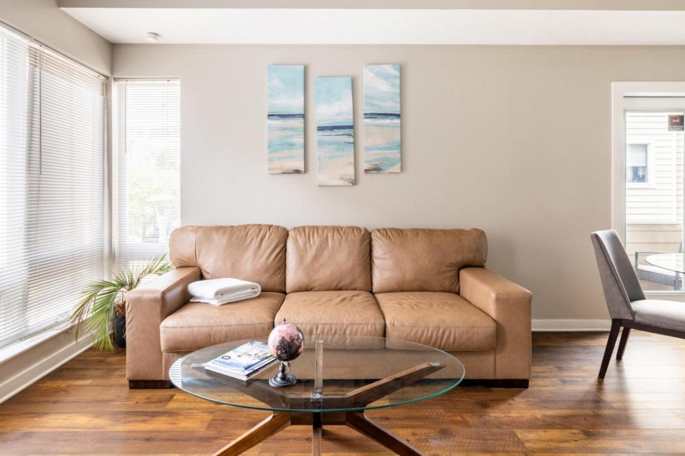 Holiday home Luxury Downtown Townhome Private Garage Unit 10