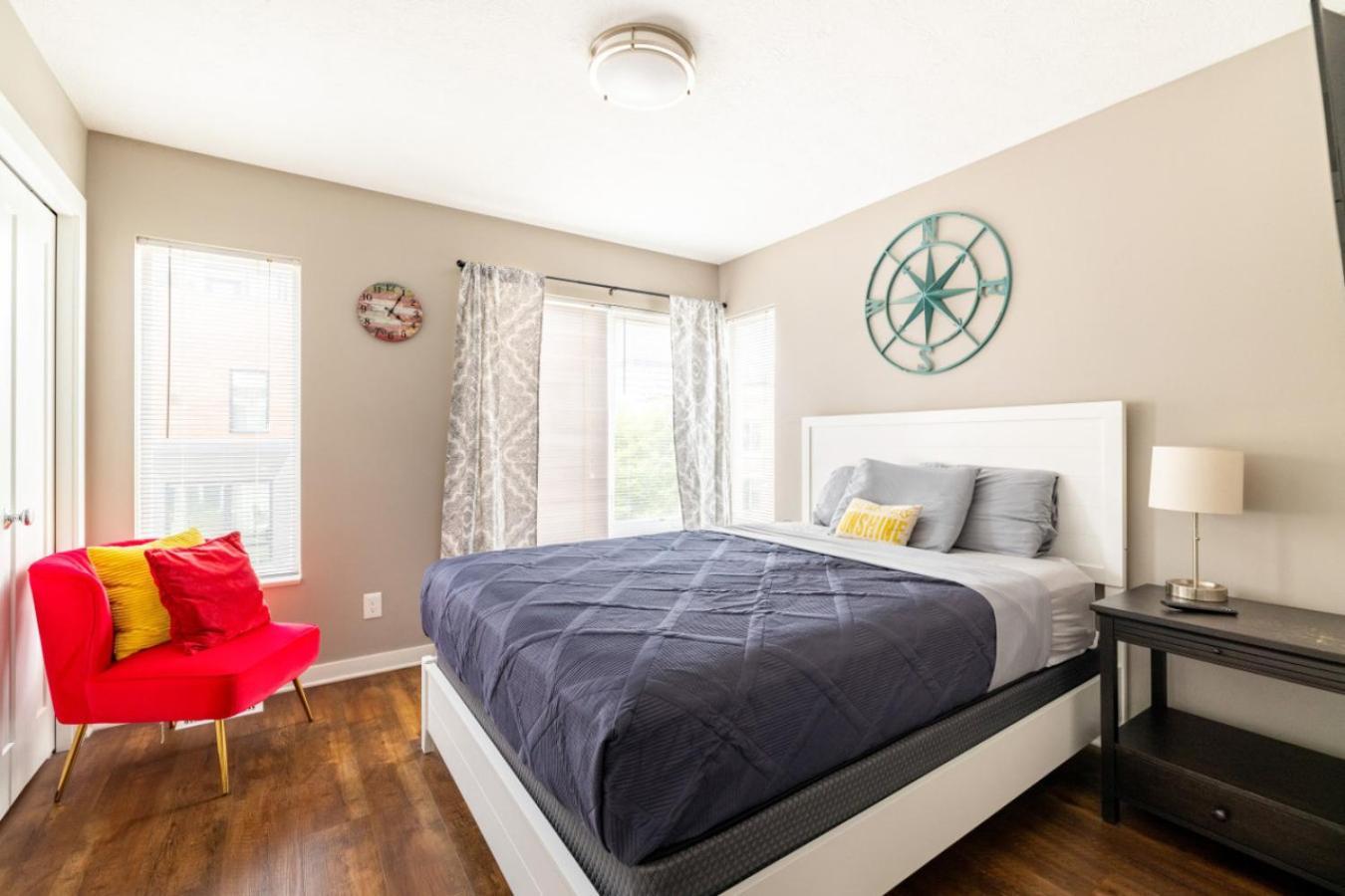 Luxury Downtown Townhome Private Garage Unit 10 Holiday home