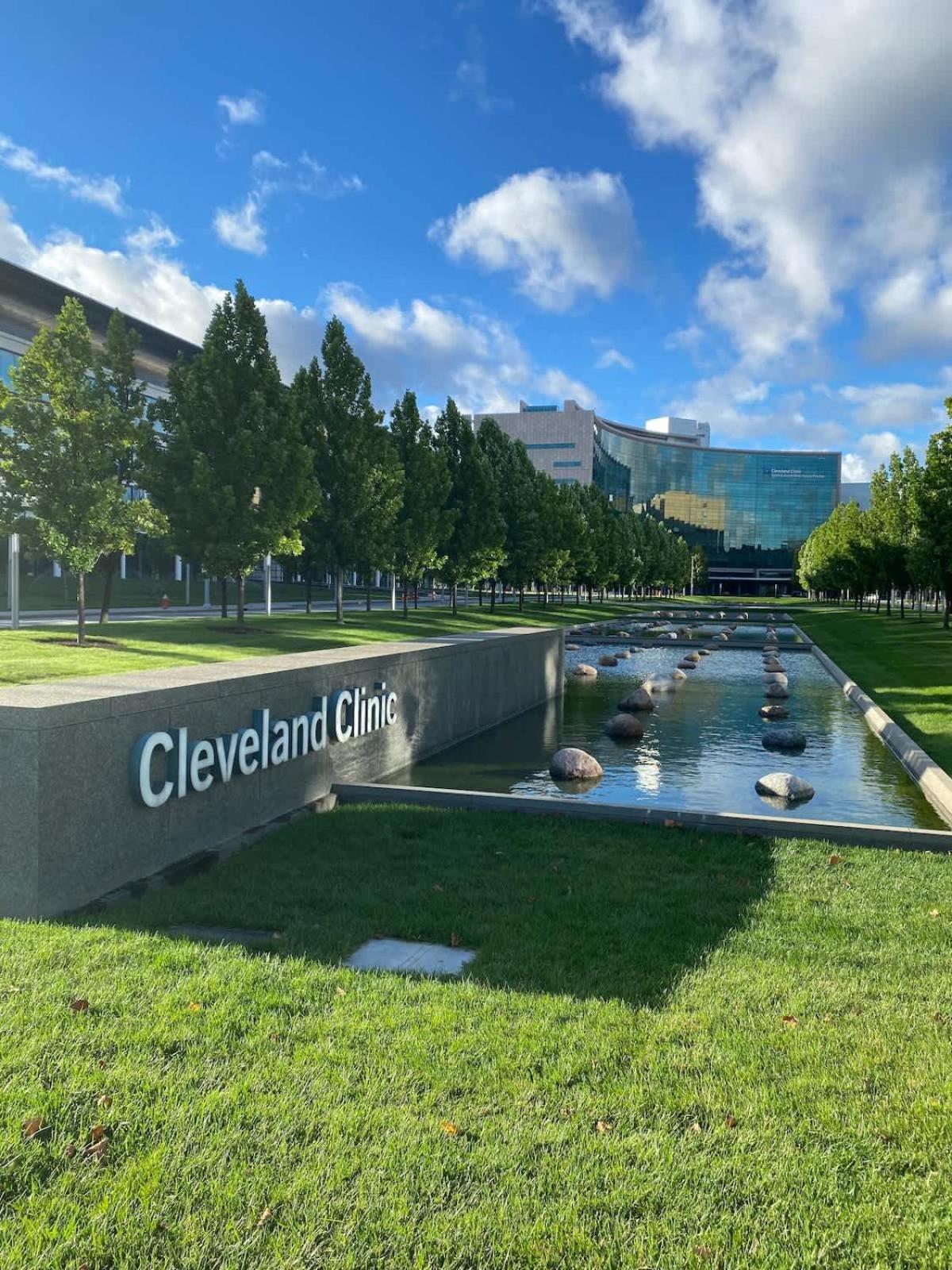 Apartment Cle 2br 1ba 5 Min Walk To Cle Clinic