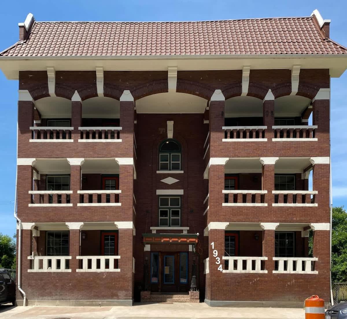 Cle 2br 1ba 5 Min Walk To Cle Clinic Unit 4 Apartment