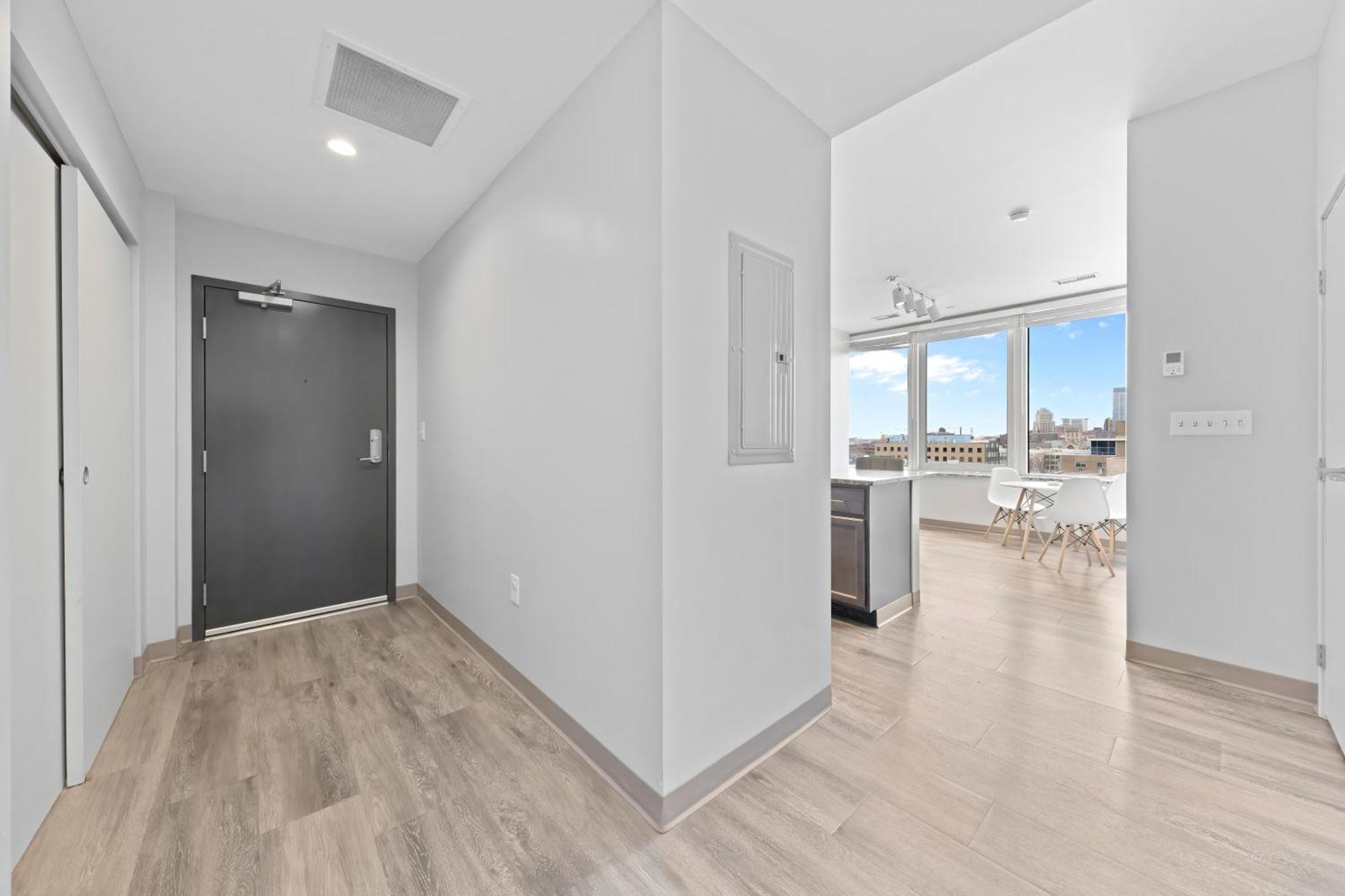 Luxury Downtown L 2 Tv's L Parking Apartment Cleveland