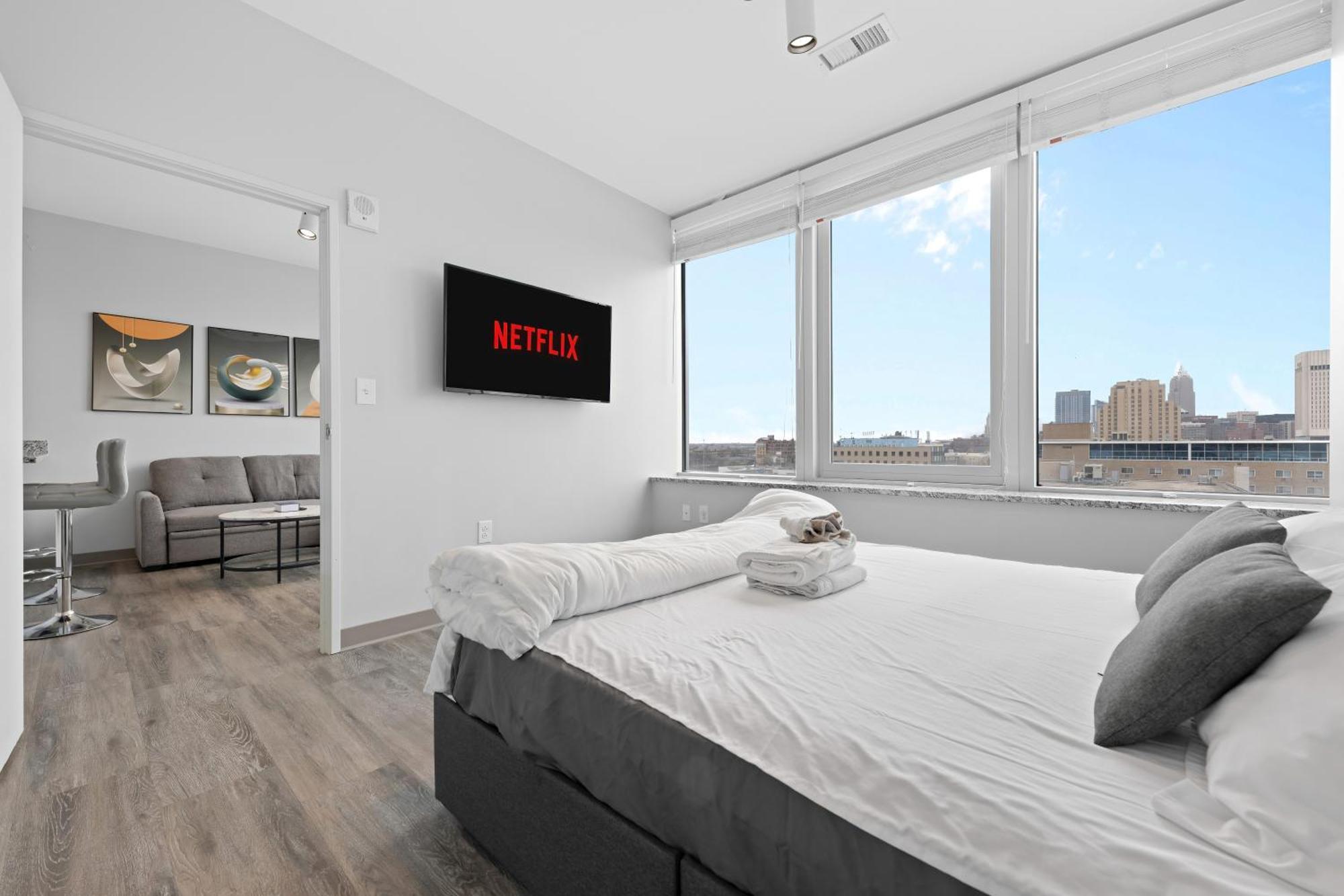 Luxury Downtown L 2 Tv's L Parking Apartment *