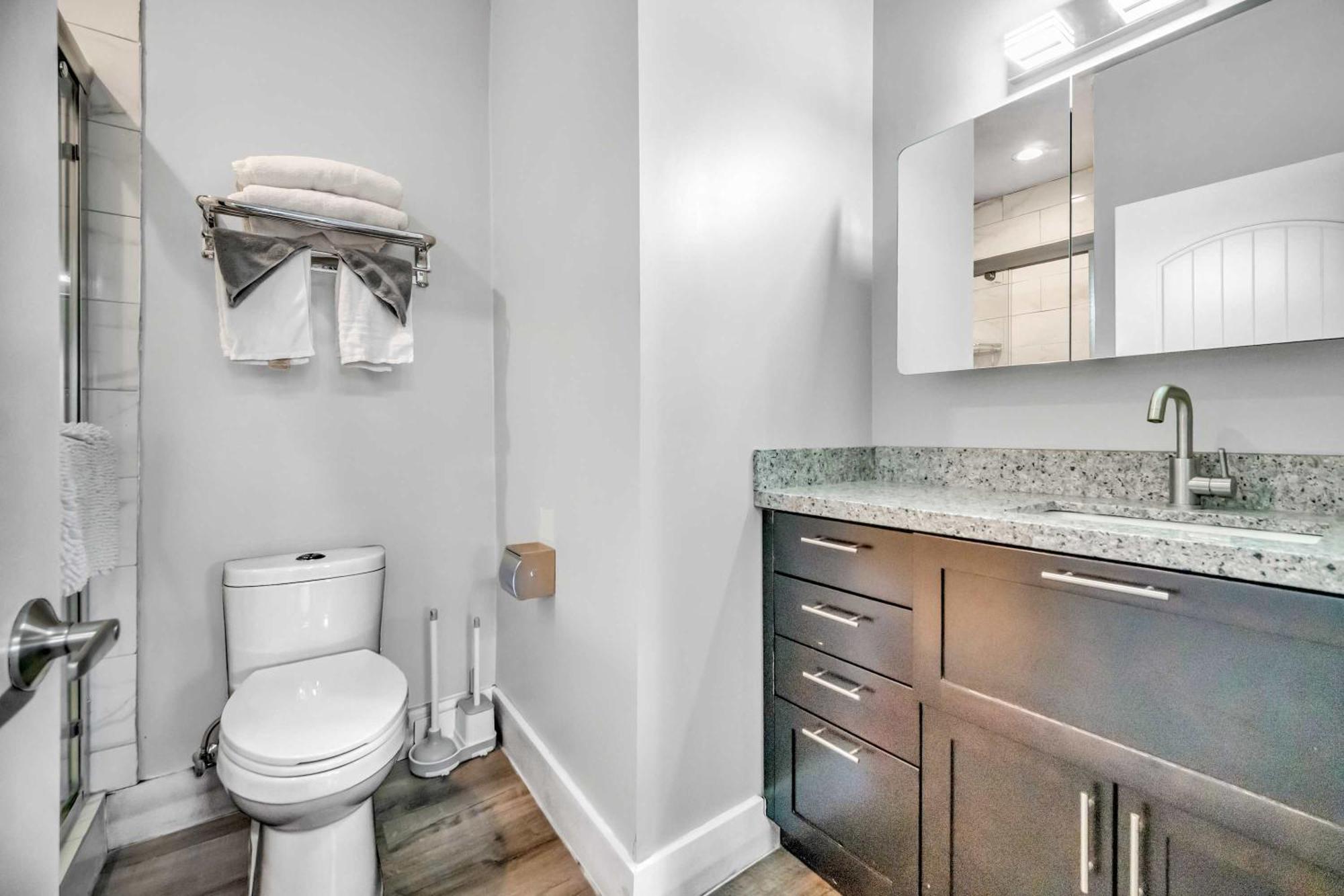 Cle 2br 1ba 5 Min Walk To Cle Clinic #9 Apartment Cleveland