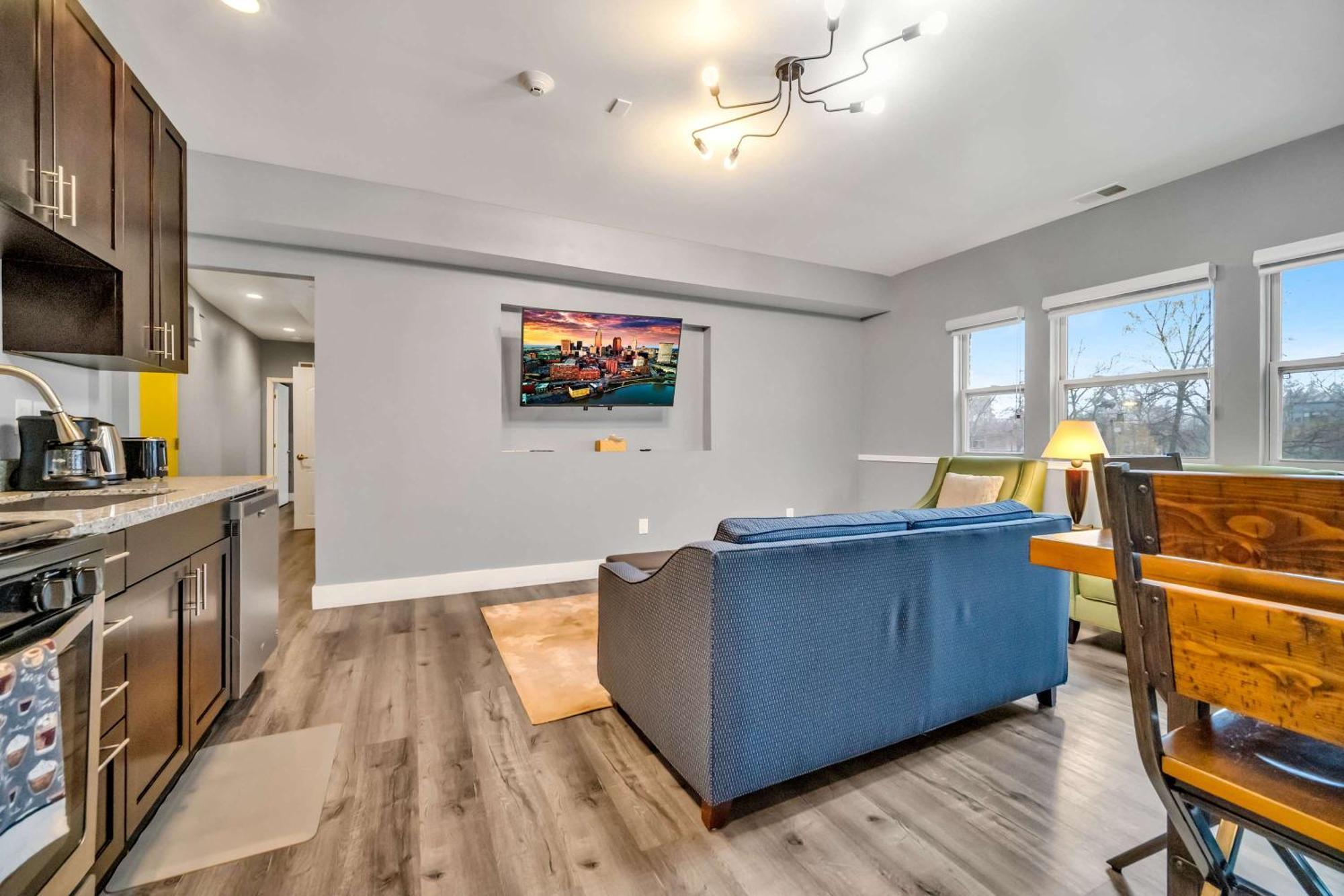 Apartment Cle 2br 1ba 5 Min Walk To Cle Clinic Unit 4 *