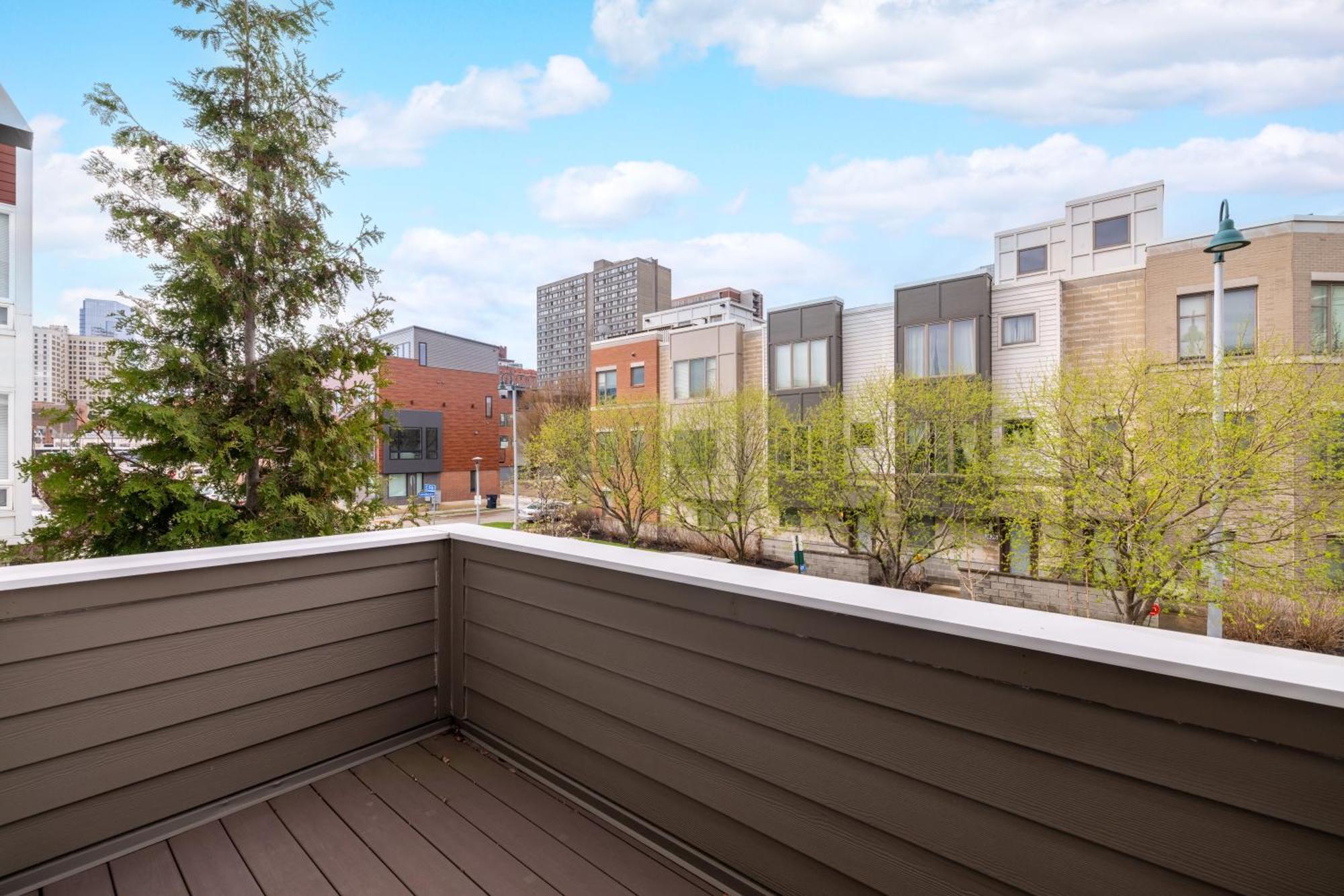 Luxury Downtown Townhome Private Garage Unit 6 Holiday home