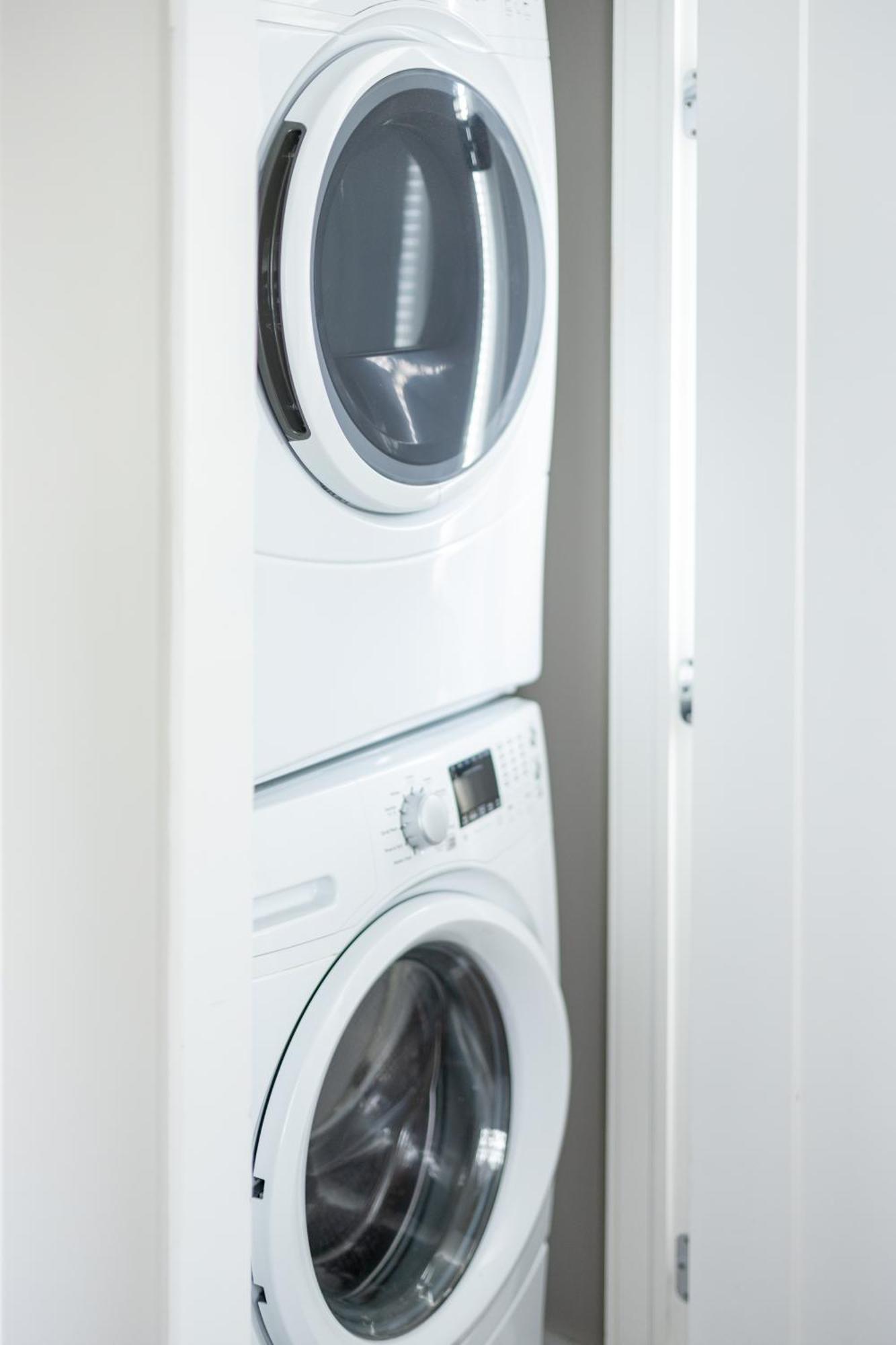 Holiday home Luxury Downtown Townhome Private Garage Unit 6