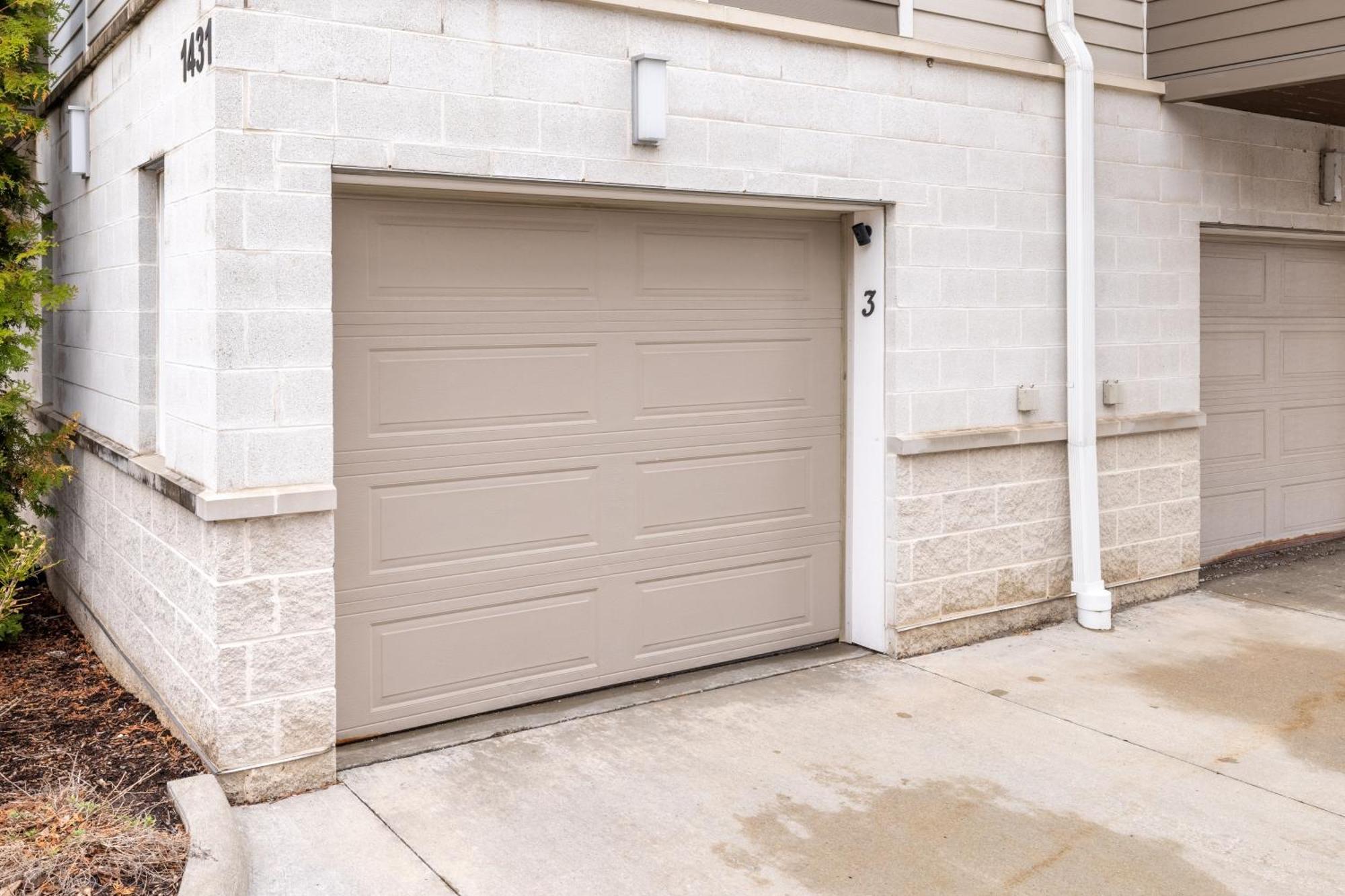 Luxury Downtown Townhome Private Garage Unit 3