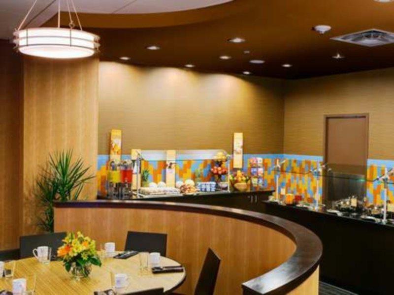 Hotel Doubletree By Hilton Downtown - Lakeside