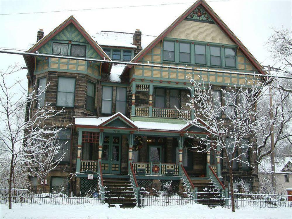 Stone Gables Hotel 2*