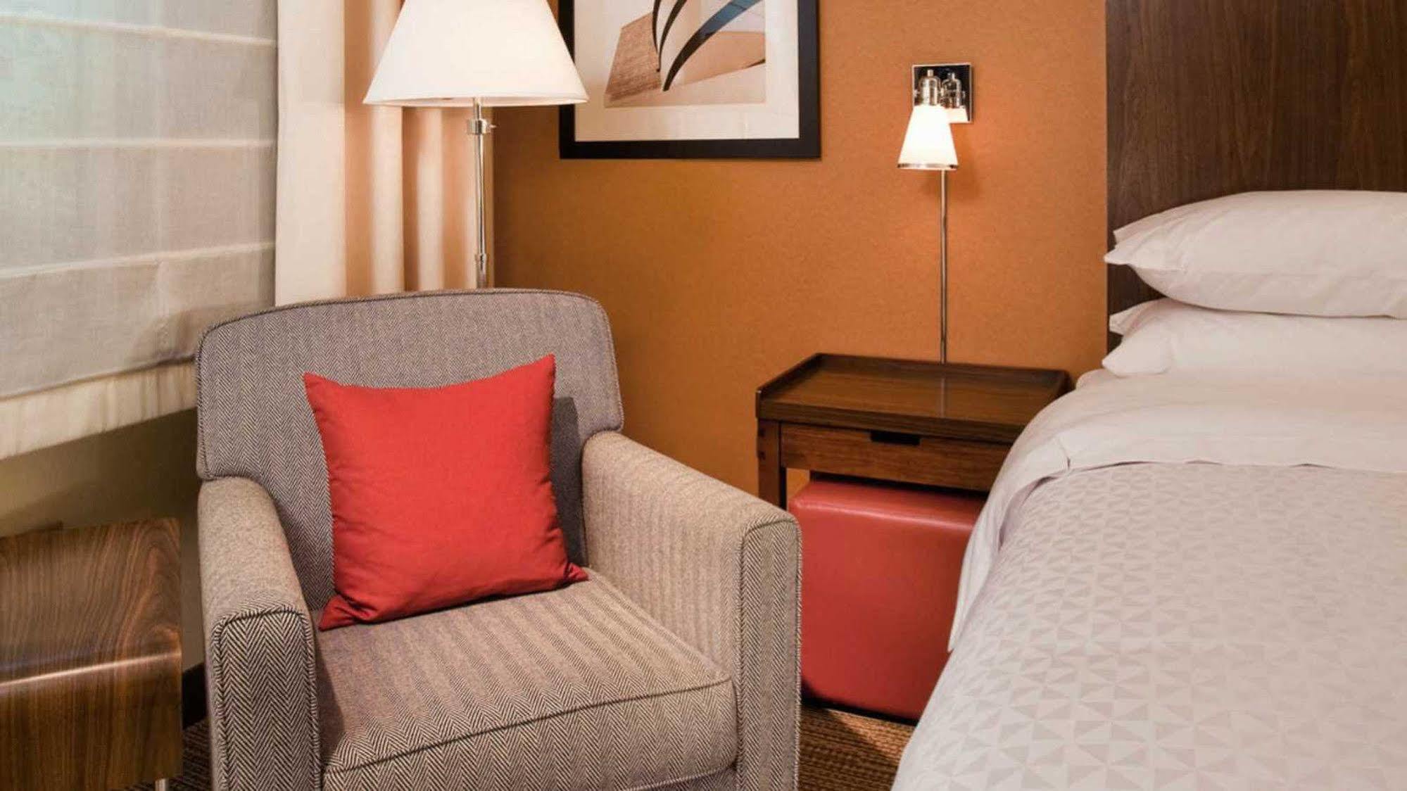 Four Points By Sheraton Airport Hotel 3*