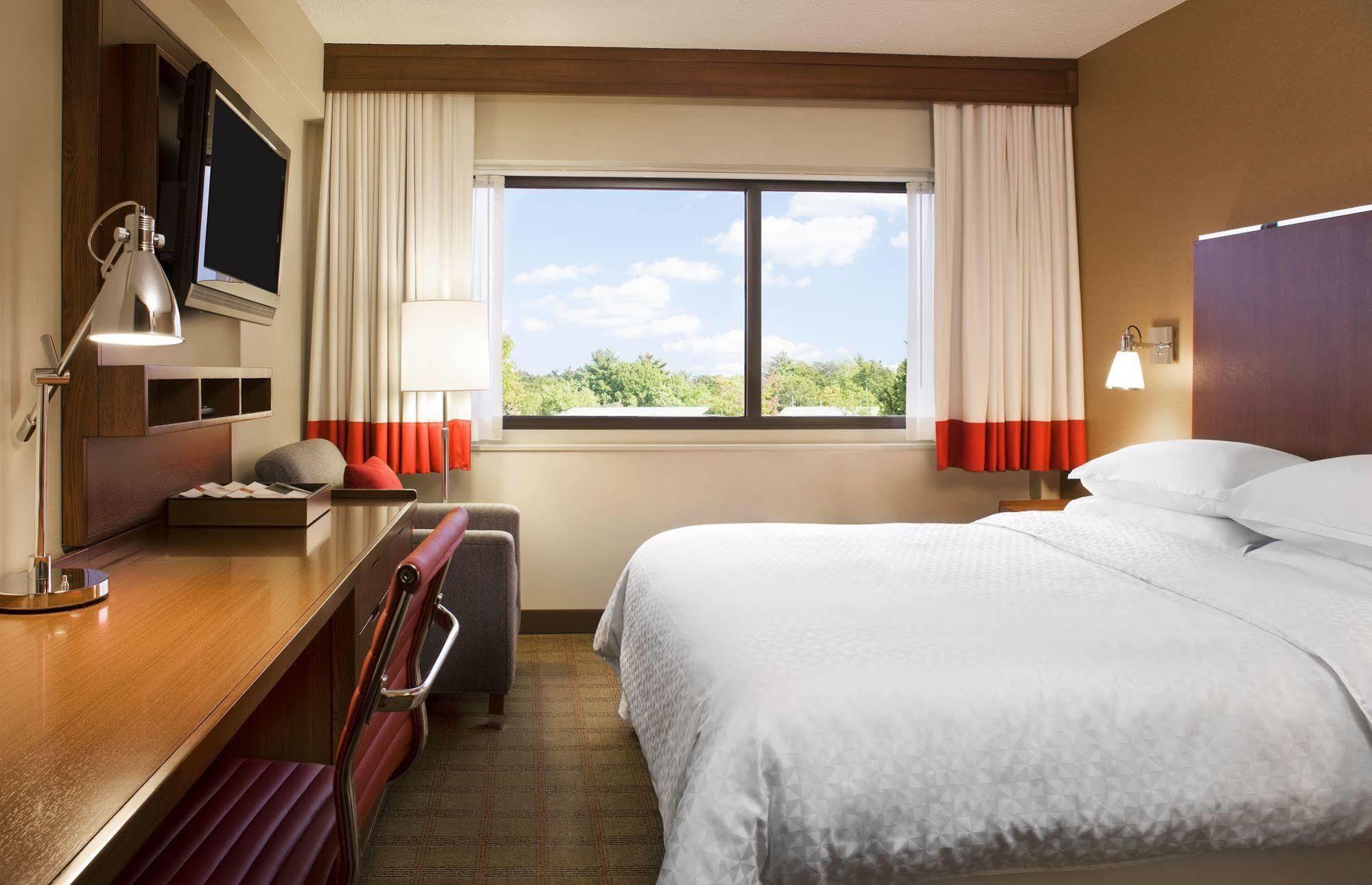 Four Points By Sheraton Airport Hotel 3*