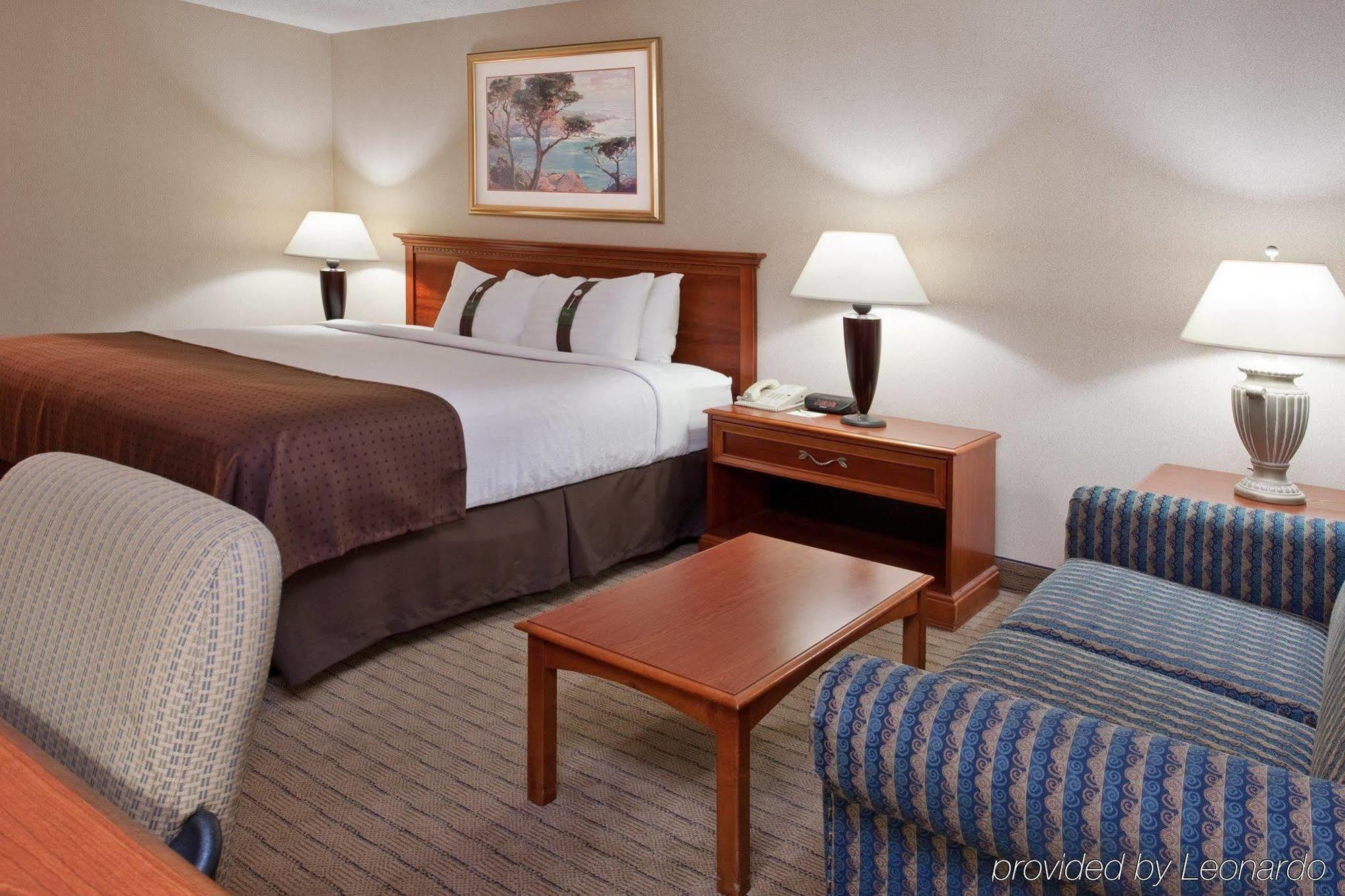 Four Points By Sheraton Airport Hotel 3*