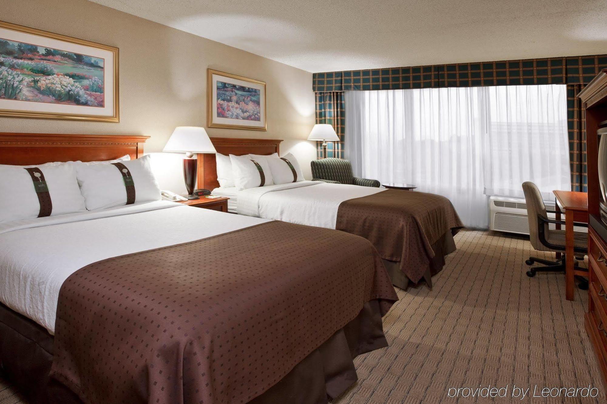 Four Points By Sheraton Airport Hotel 3*