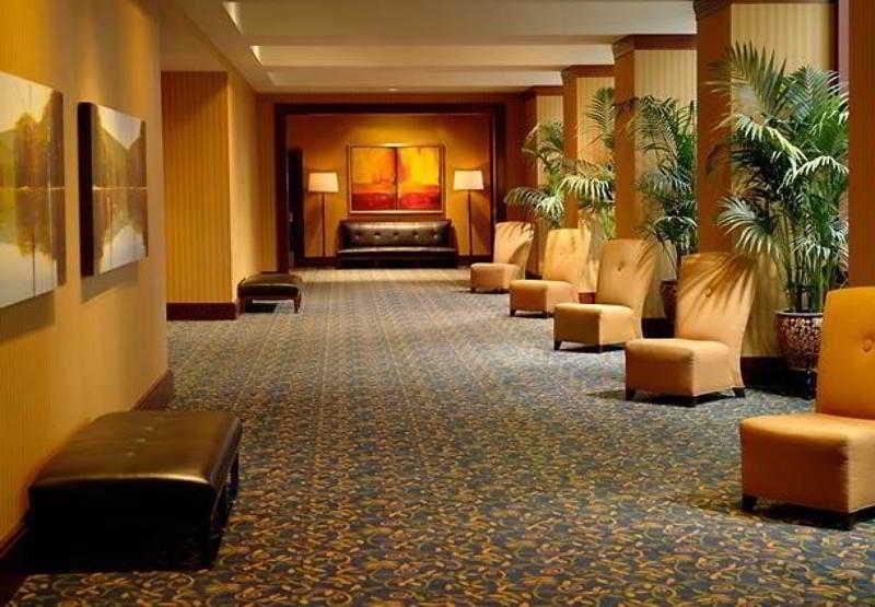 Marriott Downtown At Key Tower 4*