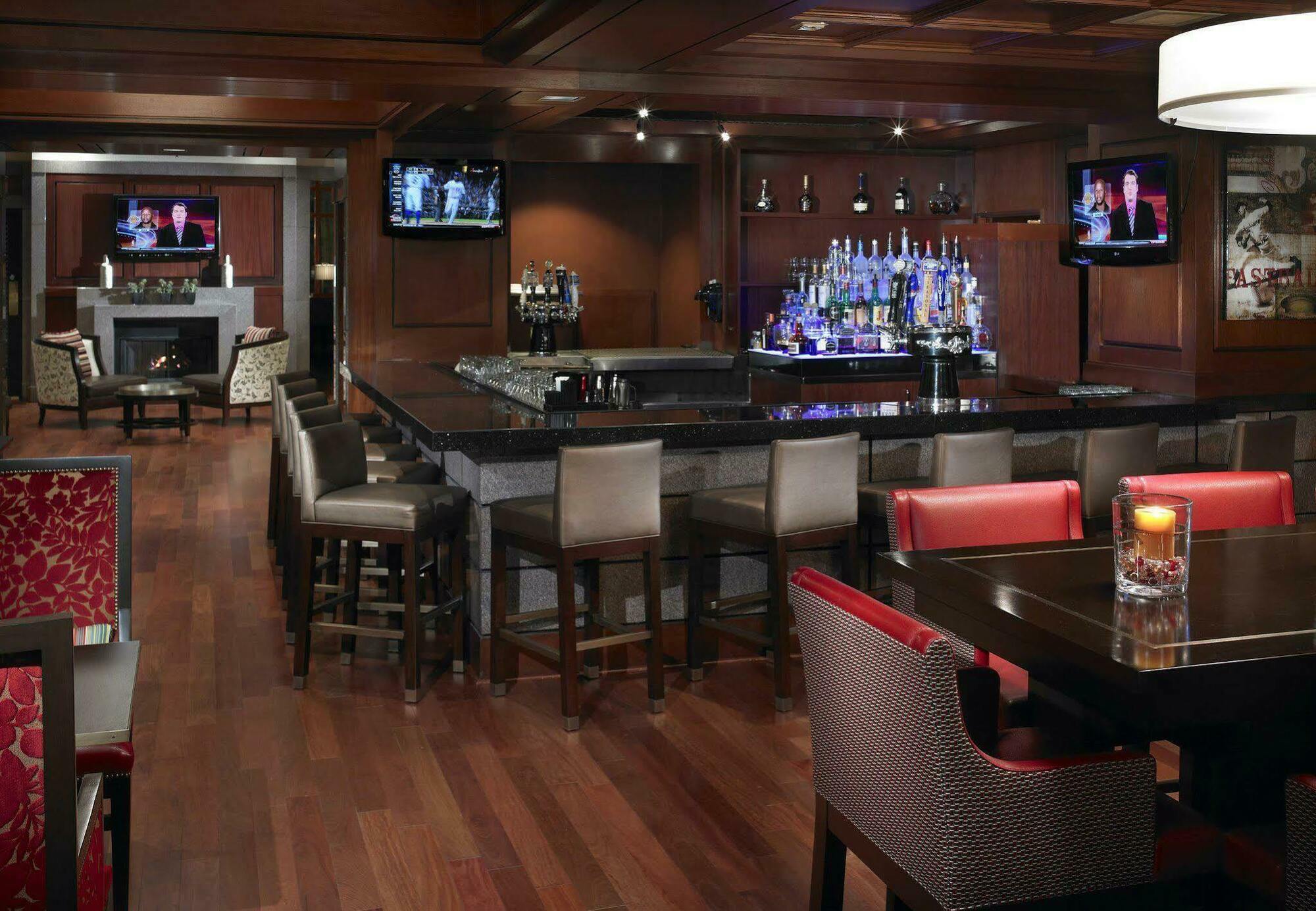 Marriott Downtown At Key Tower Hotel 4*