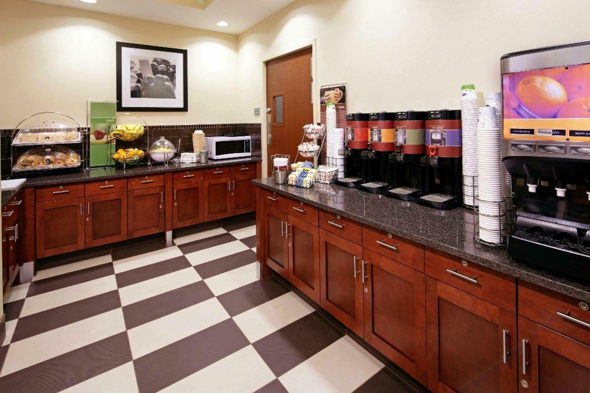 Hampton Cleveland-downtown Hotel 3*
