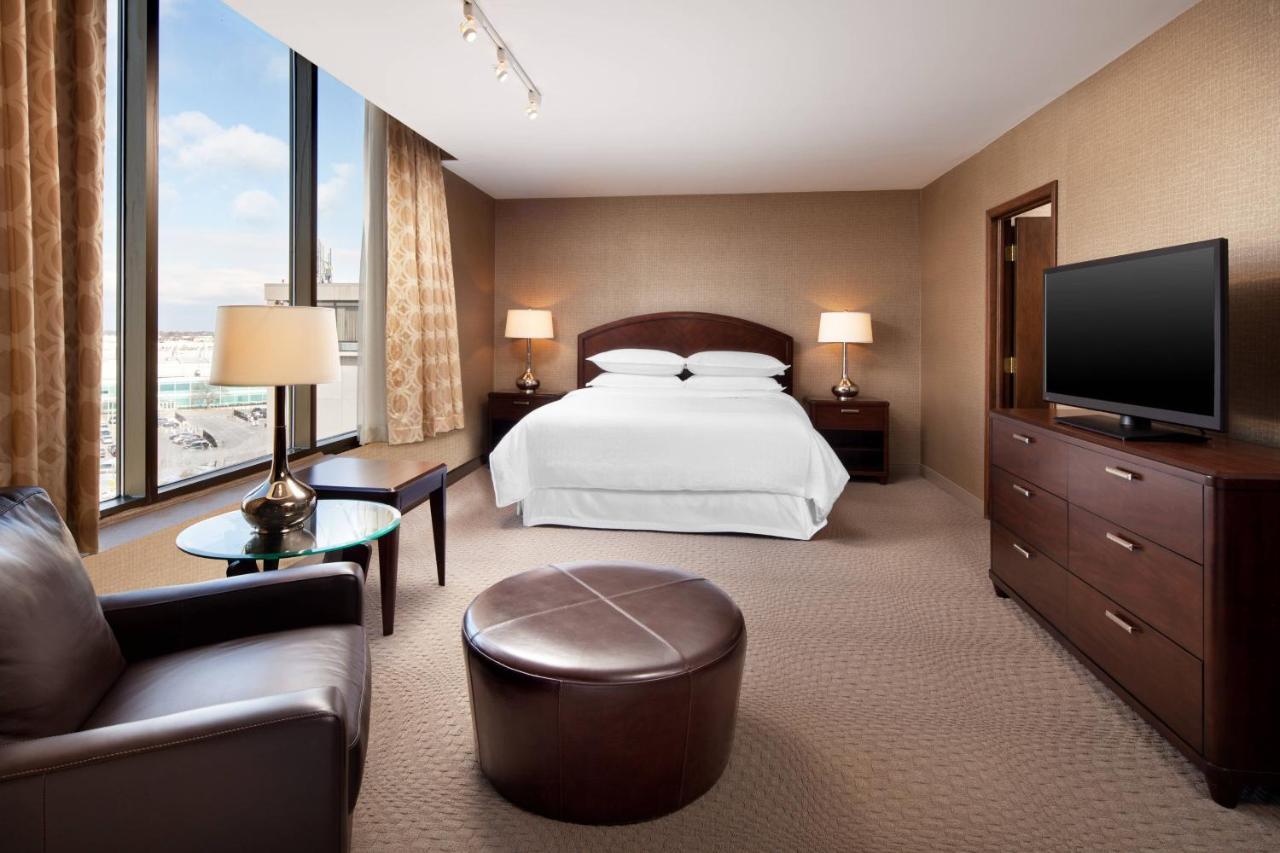 Sheraton Airport Hotel 3*