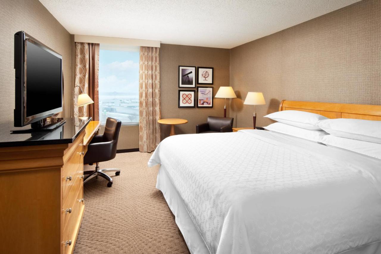 Sheraton Airport Hotel 3*