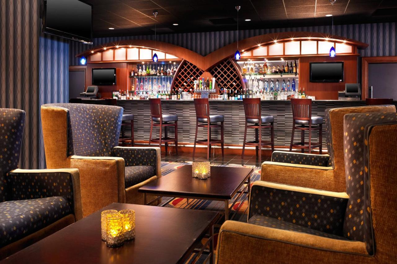 Sheraton Airport Hotel 3*