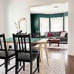 West Cleveland Up Apartment We Allow Pets