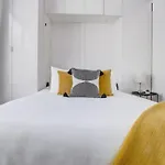 Kcm Mikros Smart Apartments 7