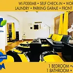 The Amber Retreat - Brooklyn Centre Comfort - Charming Space For Families, Couples & Business Travelers Near Downtown - With 300Mb Wifi, Parking & Self Check-In