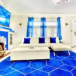 The Sapphire Haven - Your Old Brooklyn Oasis Awaits Families, Couples, Business Travelers Near Downtown With Parking, 300 Mb Wifi & Self Check-In