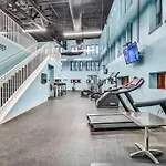 Heart Of Dt With Free Heated Pool & Steam Plus Gym 415