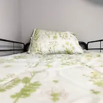 Conteporary Upgraded Dt Cle 2Br Apt - Sleeps 6-7