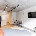2 Studios Apartment W Prime Location