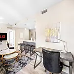 Heart Of Dt With View Enjoy Pool And Steam In Playhouse View 803