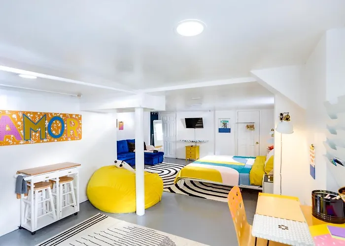 Gordon Square Studio About 4 Mi To Downtown Cleveland!