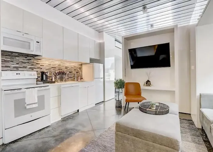 Kcm Mikros Smart Apartments 7