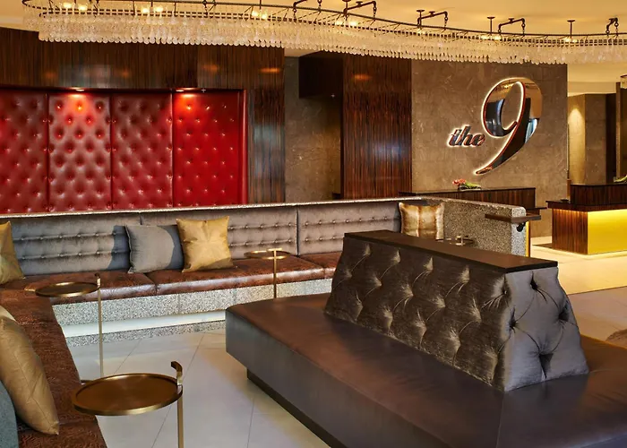 Metropolitan At The 9, Autograph Collection