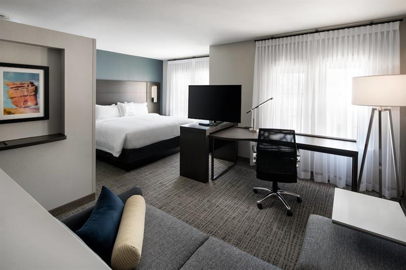 By Marriott Circle/medical Center Hotel