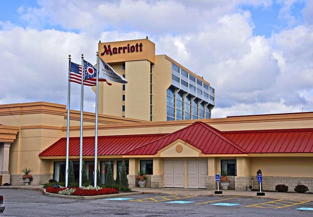 Wyndham Airport Hotel 3*