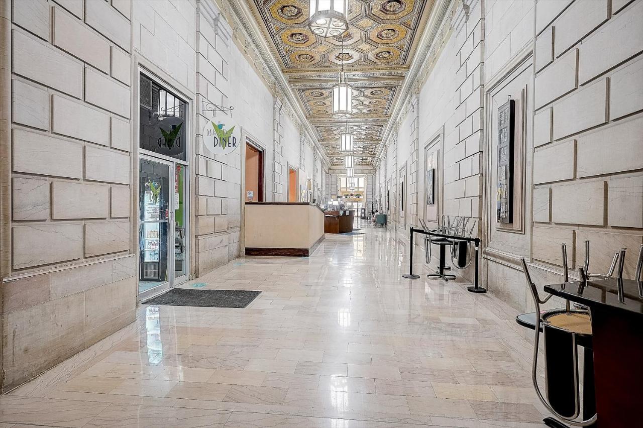 Frontdesk Lofts At 629 Euclid Downtown Apartment *