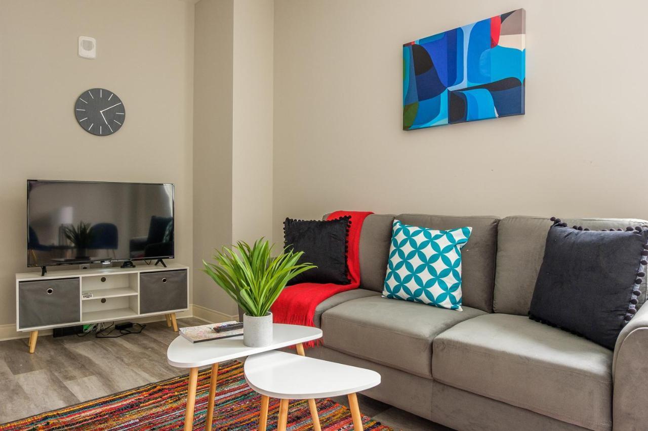 Frontdesk Athlon Apts Downtown Apartment *