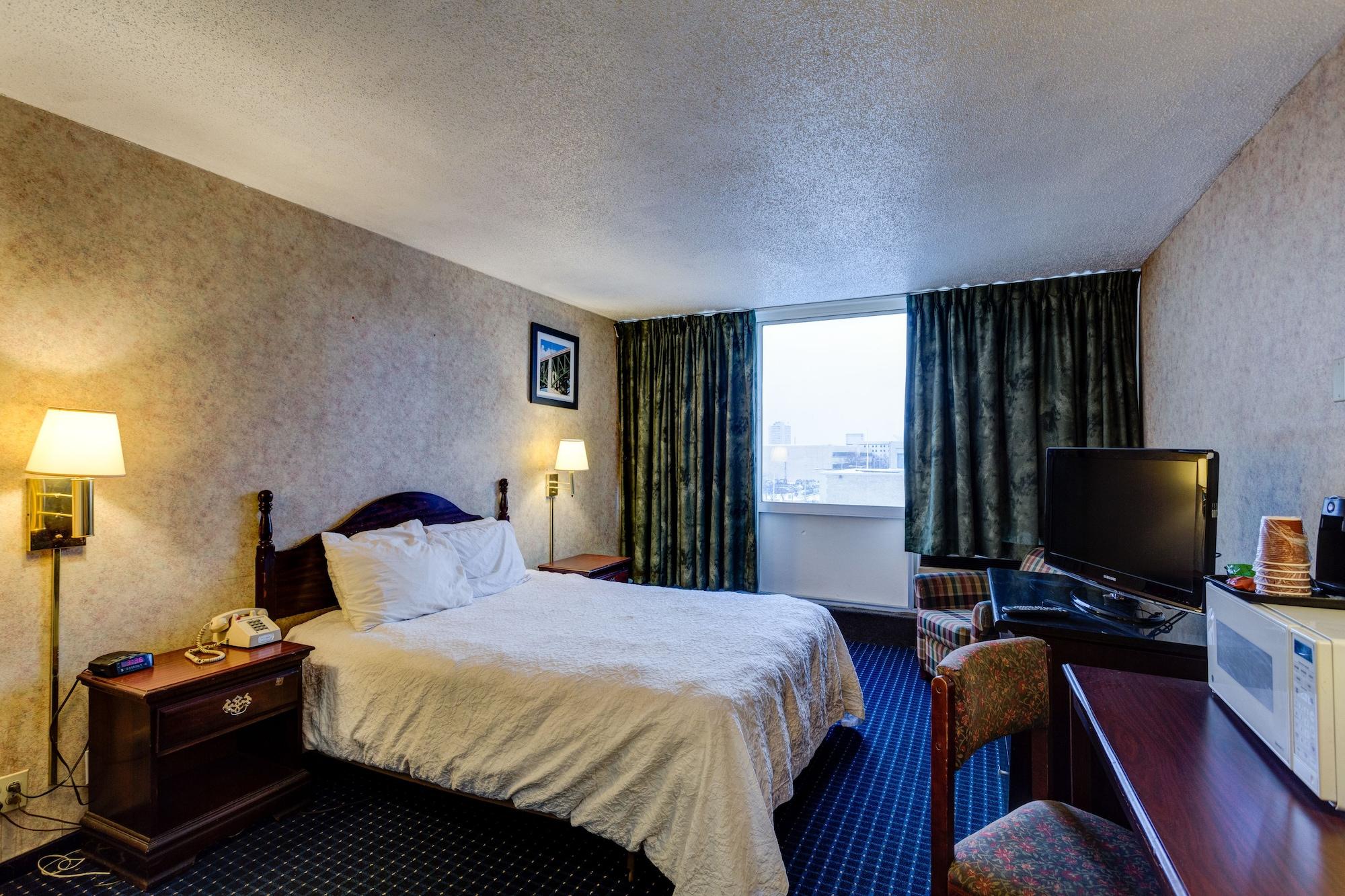 And Hotel
