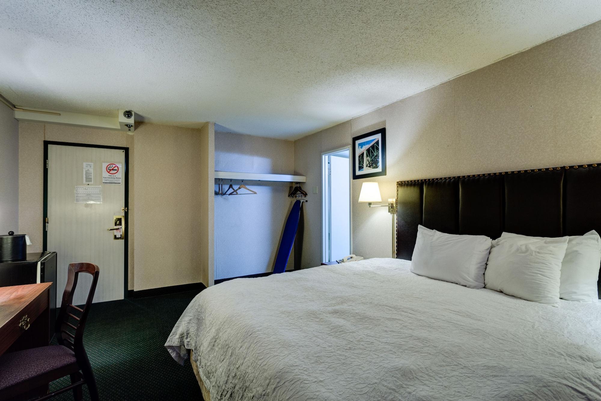 Hotel And 2*