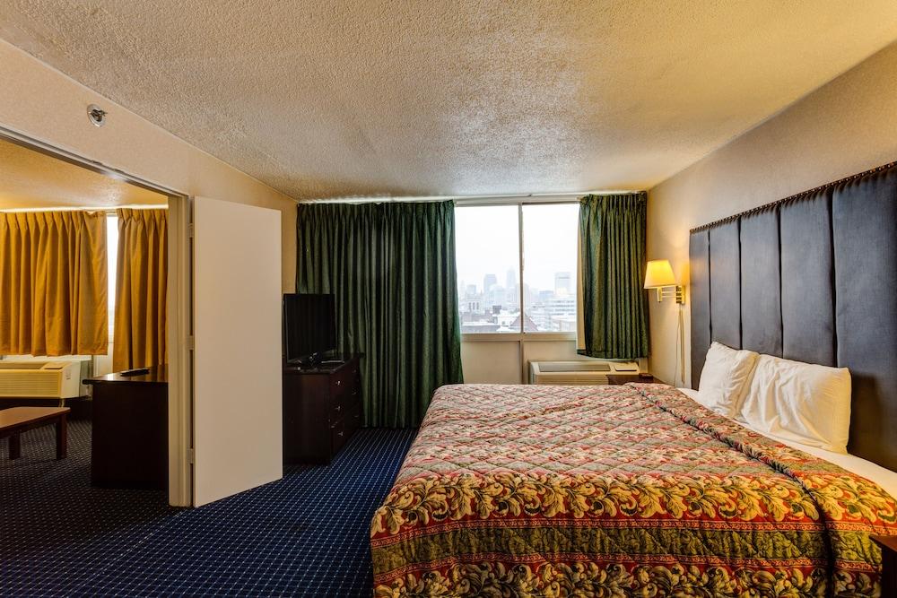 Hotel And Cleveland