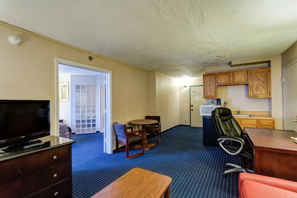 Hotel And Cleveland
