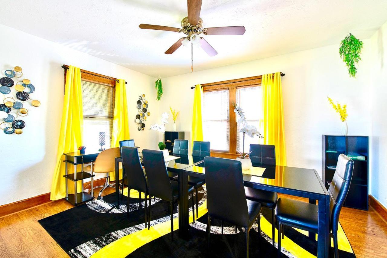 Holiday home The Amber Retreat: Brooklyn Centre Comfort *