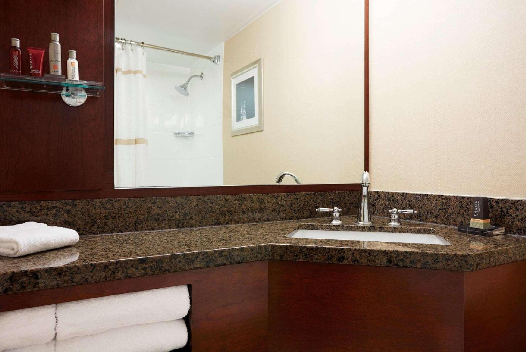 Wyndham Airport 3* Cleveland
