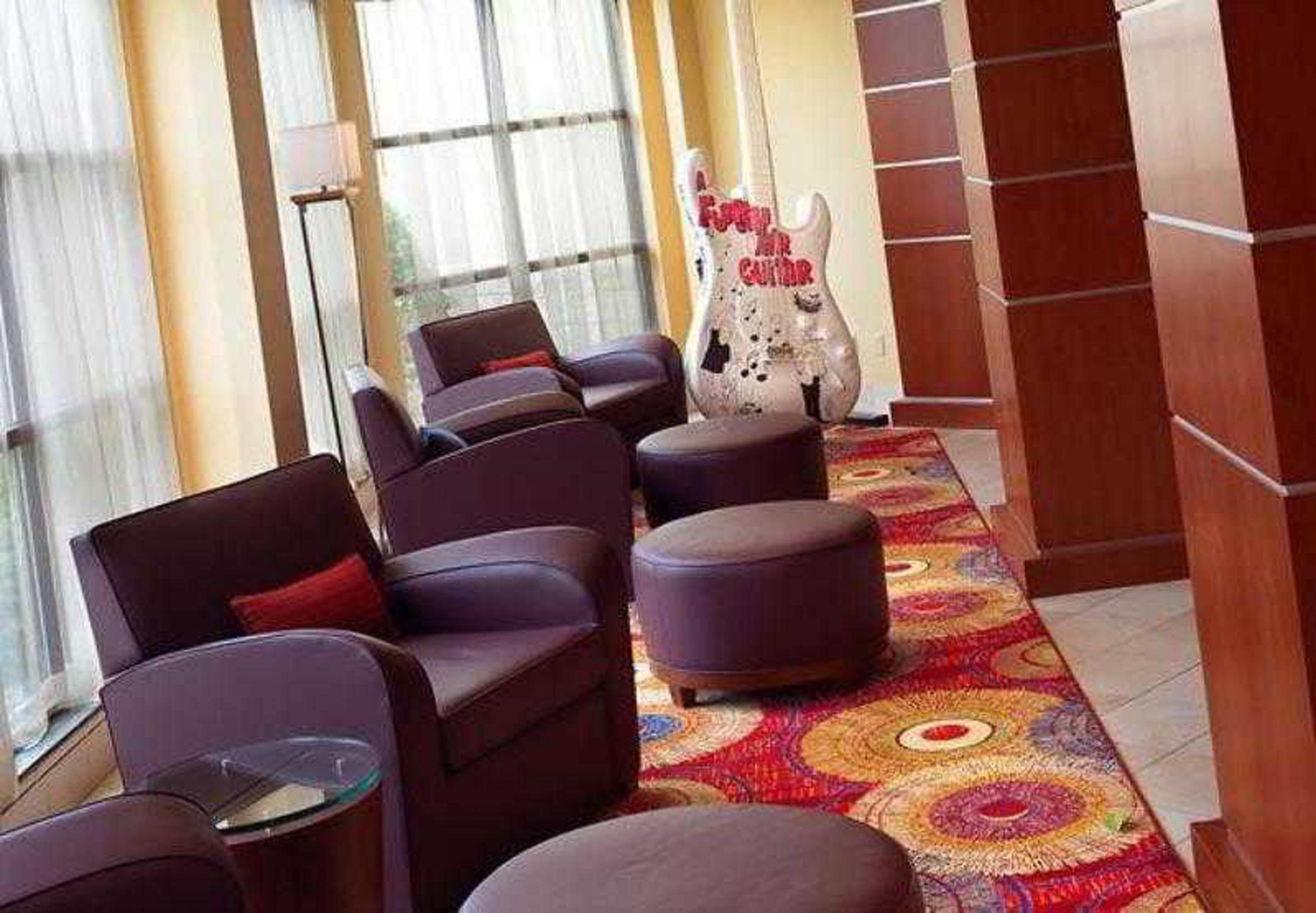 Wyndham Airport Hotel